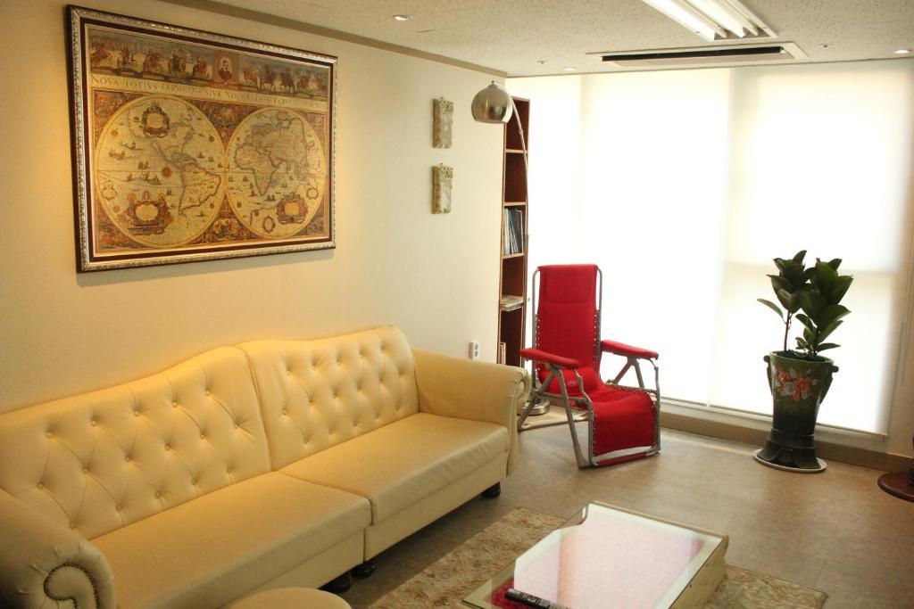 Phil House Ostello Guri Esterno foto